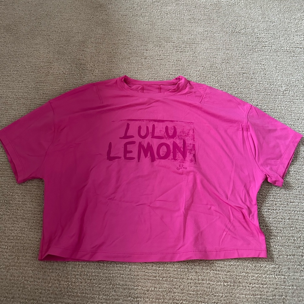 Lululemon Crop T Shirt Logo